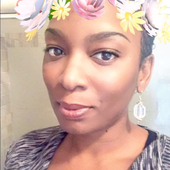 Meet your Posher, Sheila M. - Picture 2 of 4