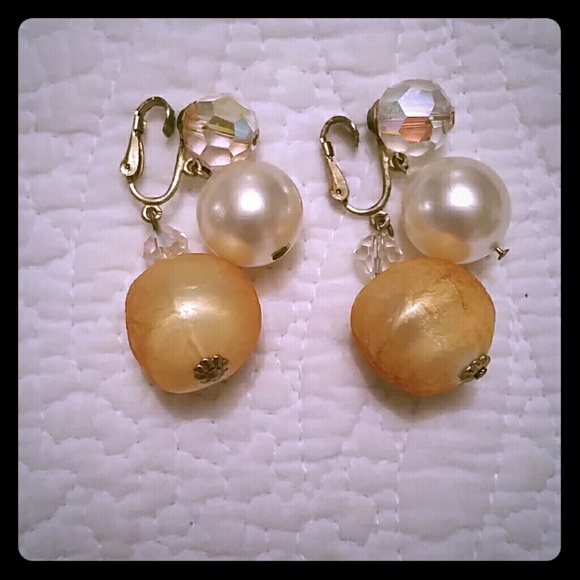 Vintage clip on earring..