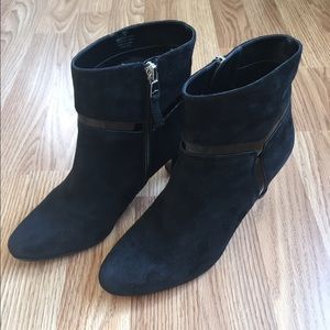 Used once Ralph Lauren suede Heeled Ankle booties