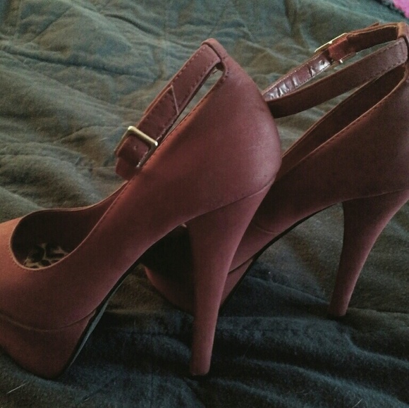 Wine Joey peep toes - Picture 2 of 3