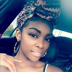 Meet your Posher, Tierra