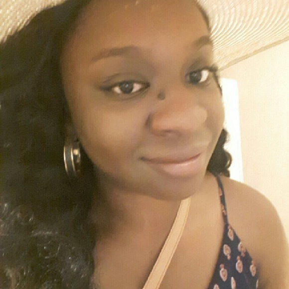 Meet your Posher, Stephanie