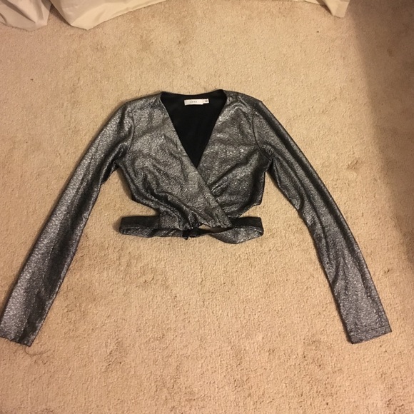Silver long sleeve crop top