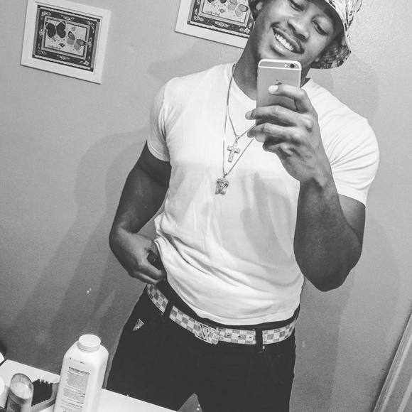 Meet your Posher, Devin