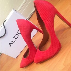 Red Aldo Pumps👠👠