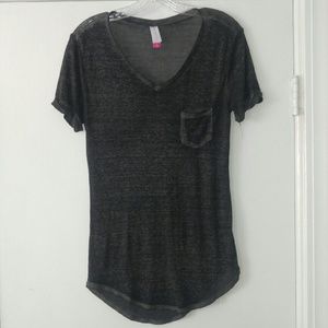 Black pocket tee