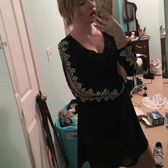 Shift Dress With Open Arms 💕