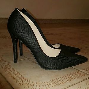 Snake Black Heels