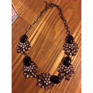 (SOLD) NWOT Statement necklace