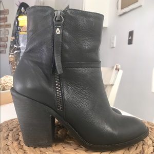 Kelsi Dagger Brooklyn Booties-size 6