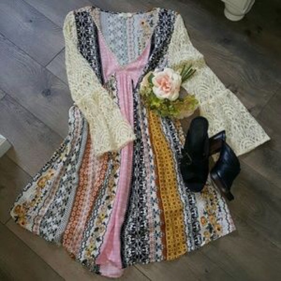 🇺🇸💥SALE💥🇺🇸 Lace Peasant Dress - Picture 2 of 7