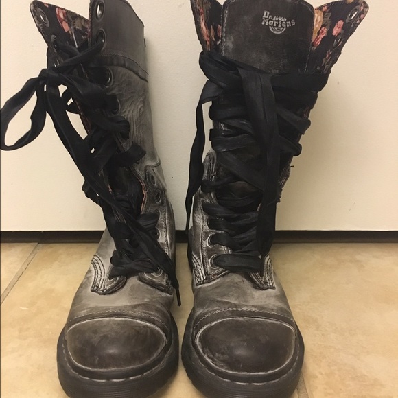 DOC MARTEN TRIUMPH COMBAT BOOTS