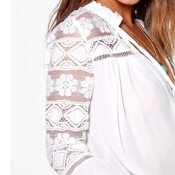 🎉HOST PICK🎉Gorgeous Black Crocheted Lace Top - Picture 4 of 4