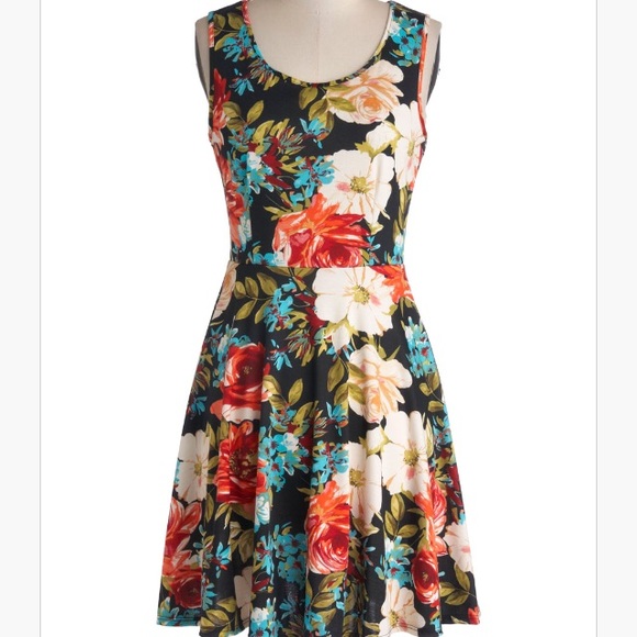 Day off the grid dress in bright floral
