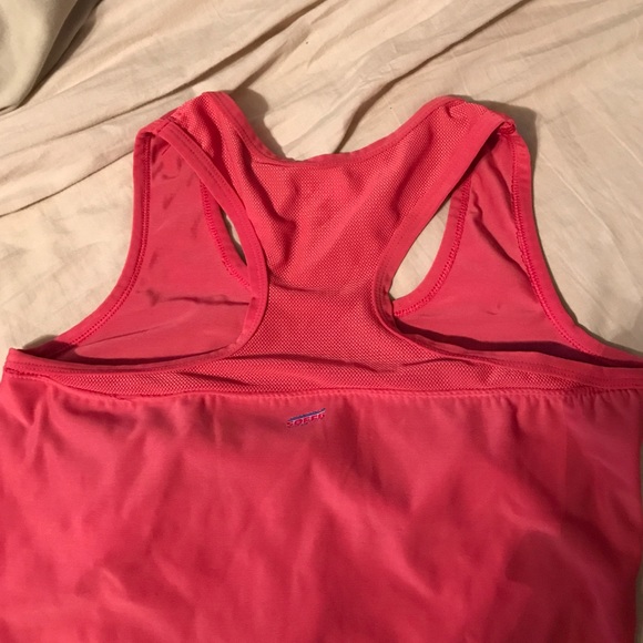 Workout top - Picture 2 of 2