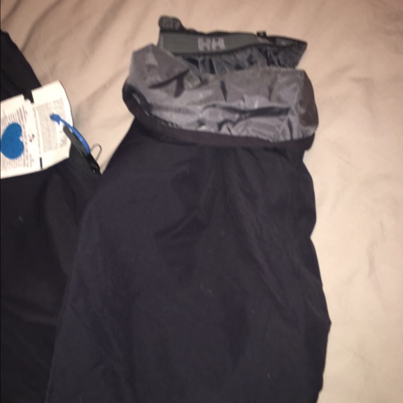 Helly Hansen ski/board pants Womans size medium - Picture 4 of 4