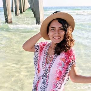 Meet your Posher, Ana