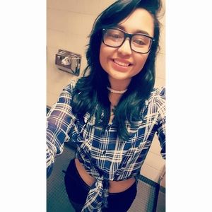 Meet your Posher, Dalia