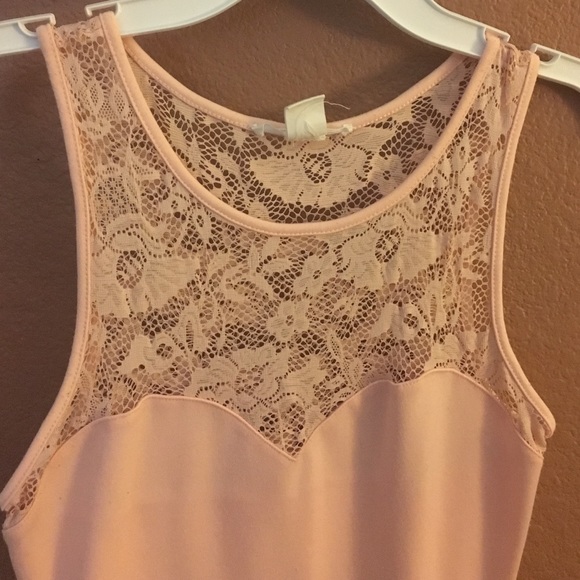 Baby pink tight dress - Picture 2 of 3