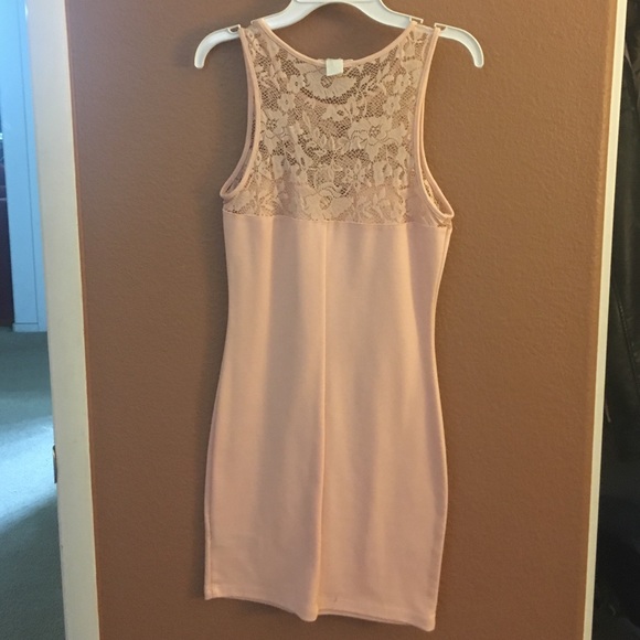 Baby pink tight dress - Picture 3 of 3