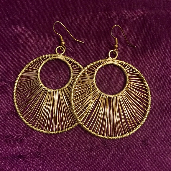 Round Gold Wire Earrings