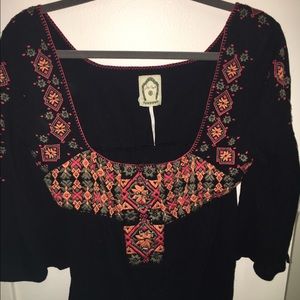 Bohemian 3/4 length patterned top