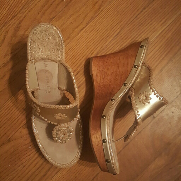 *SOLD* Jack Rogers Marabella Platinum Wedges 9M