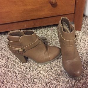 Lauren Conrad booties