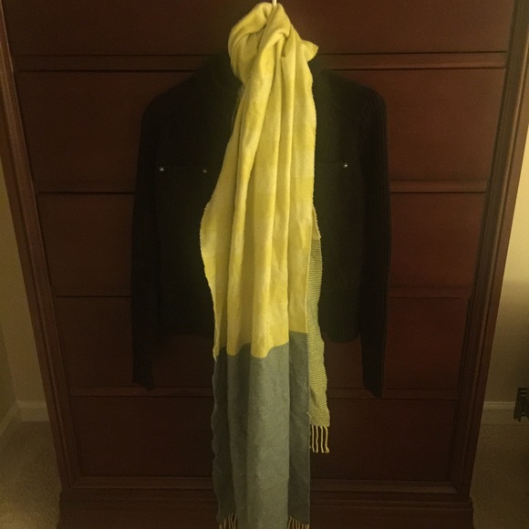 Blue and yellow long scarf - Picture 2 of 3
