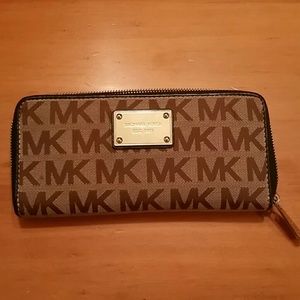 Michael Kors wallet