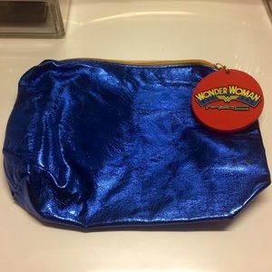 MAC Wonder Woman Blue Metallic Bag ✨💙🔱