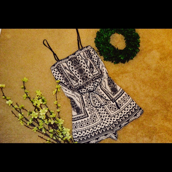 Nordstrom Rack Black and White Print Romper - Picture 1 of 2
