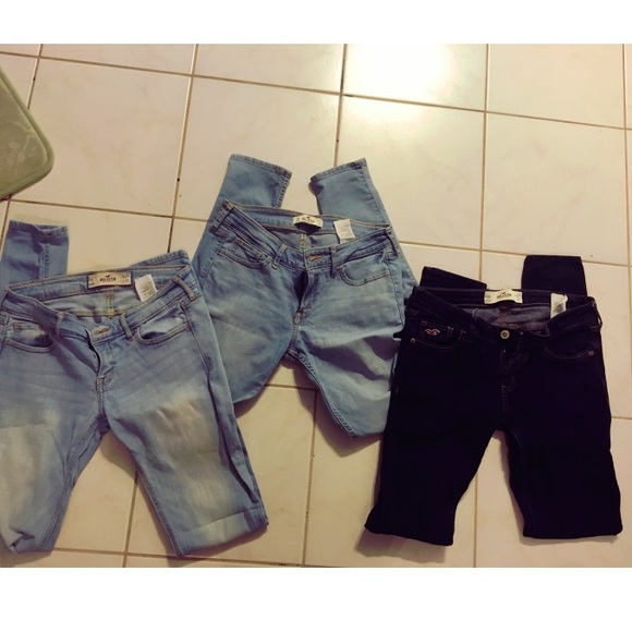 3 pairs of Hollister jeans, like new condition