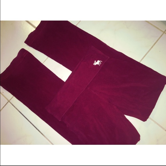 Maroon Abercrombie & Fitch yogas, like new