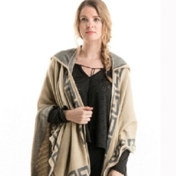 ❄️Stunning Greek Key Jacquard Poncho OS 1 LEFT❄️ - Picture 2 of 3