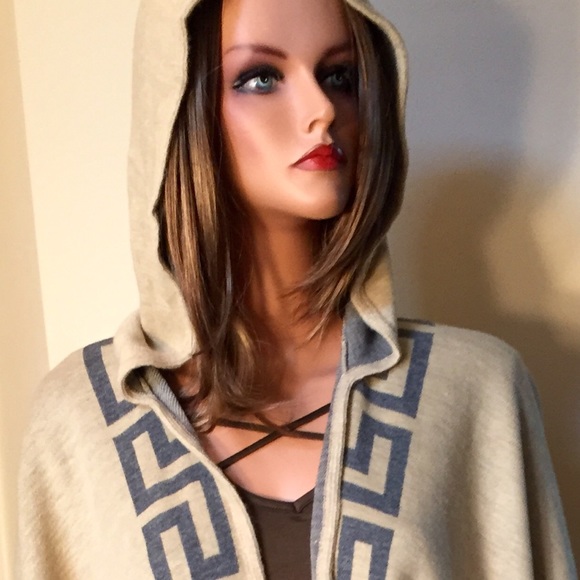 ❄️Stunning Greek Key Jacquard Poncho OS 1 LEFT❄️ - Picture 3 of 3