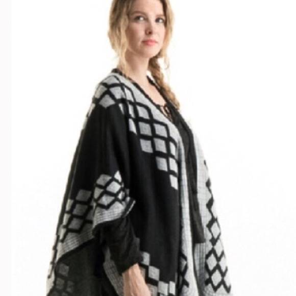 🦋Timeless, Classic Chessboard Jacquard Poncho🦋