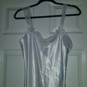 California Dynasty Med White Silk Nightie w/Robe