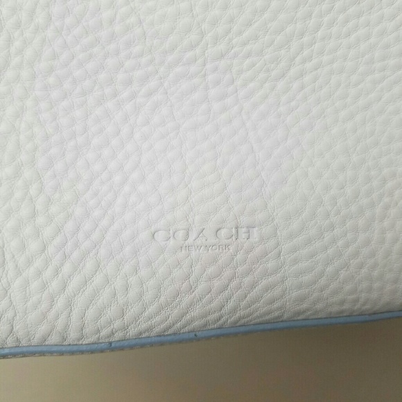 Coach clutch AUTHENTIC ** - Picture 3 of 3