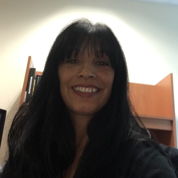 Meet your Posher, Jenny - Picture 2 of 2