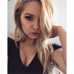 Meet your Posher, Adrianna