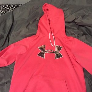 Under Armour sweatshirt