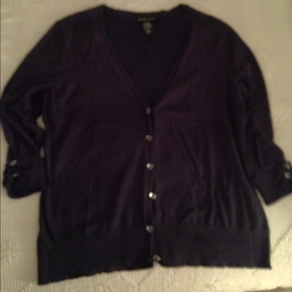 3/4 length sleeve New York & Co sweater.