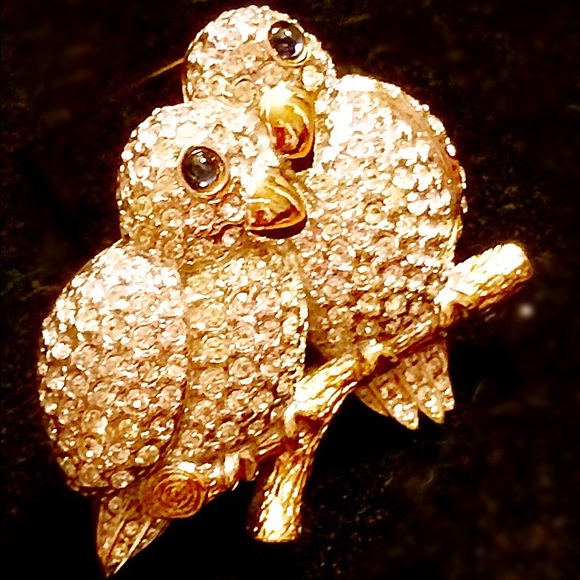 VINTAGE - carolee Jewelry - VINTAGE CAROLEE BROOCH /With SWAROVSKI -