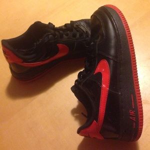 🔥 Marked down Nike sneakers 🔥