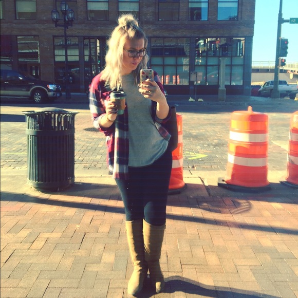 Meet your Posher, Lindsay - Picture 2 of 4