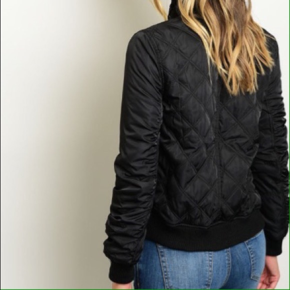 NWT Black Quilted Bomber Jacket - Picture 2 of 4