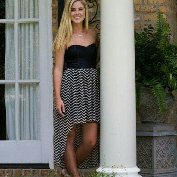 🎉BELOW WHOLESALE🎉Black bodice with hi-low skirt