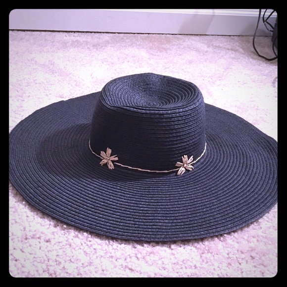 Cute Sunhat! - Picture 1 of 1