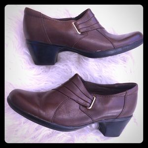 Clarks brown comfortable shoes, Size 6